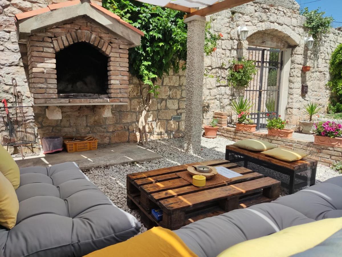 Guest House Exalto Trogir Exterior photo