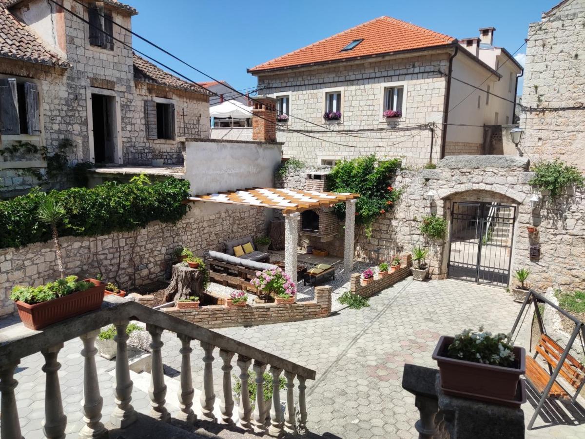 Guest House Exalto Trogir Exterior photo