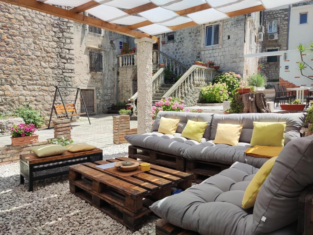 Guest House Exalto Trogir Exterior photo