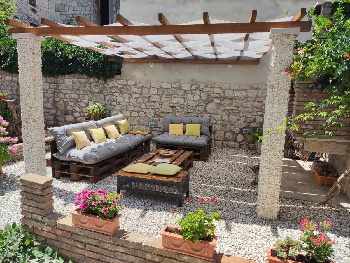 Guest House Exalto Trogir Exterior photo