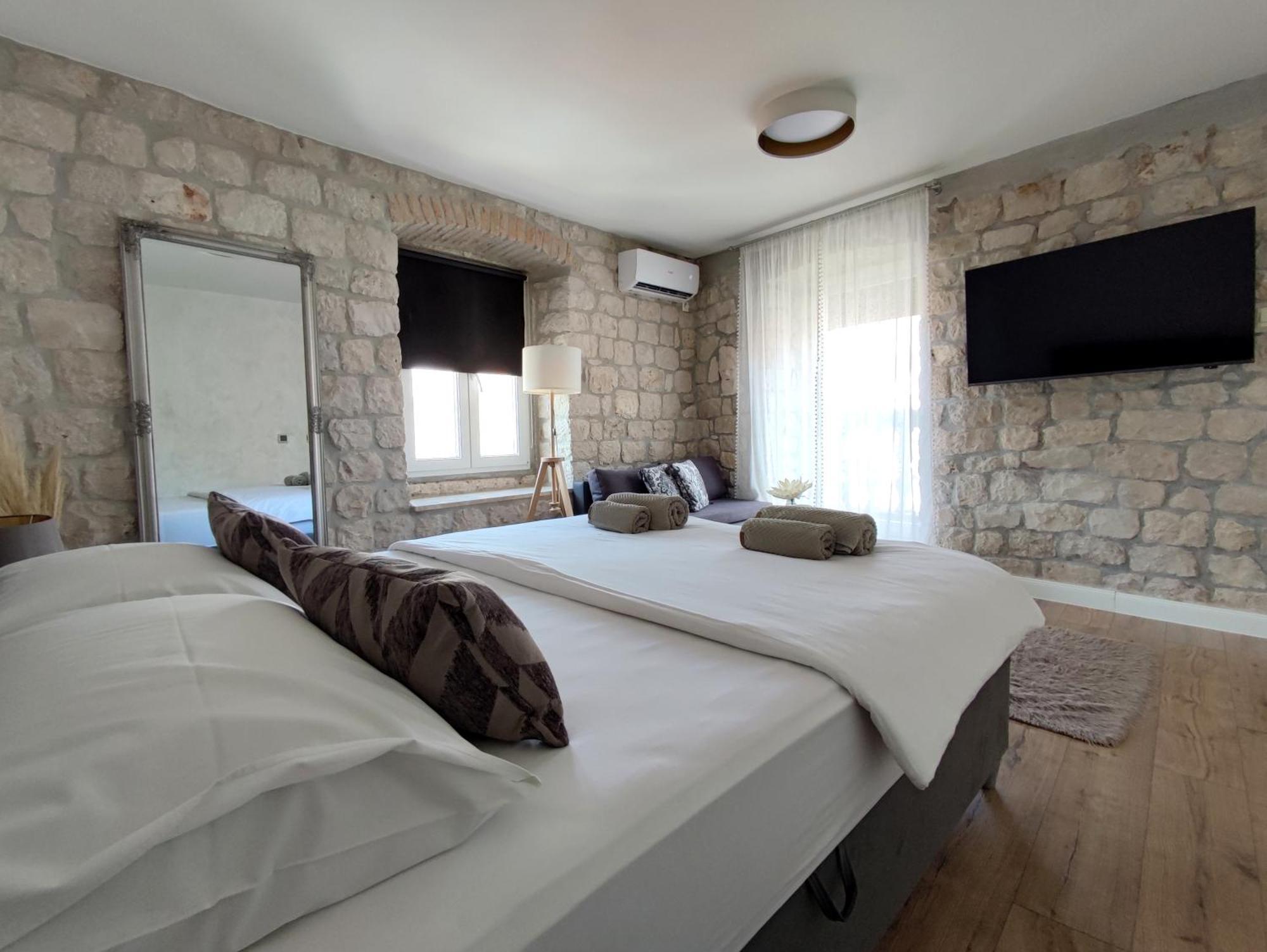 Guest House Exalto Trogir Exterior photo