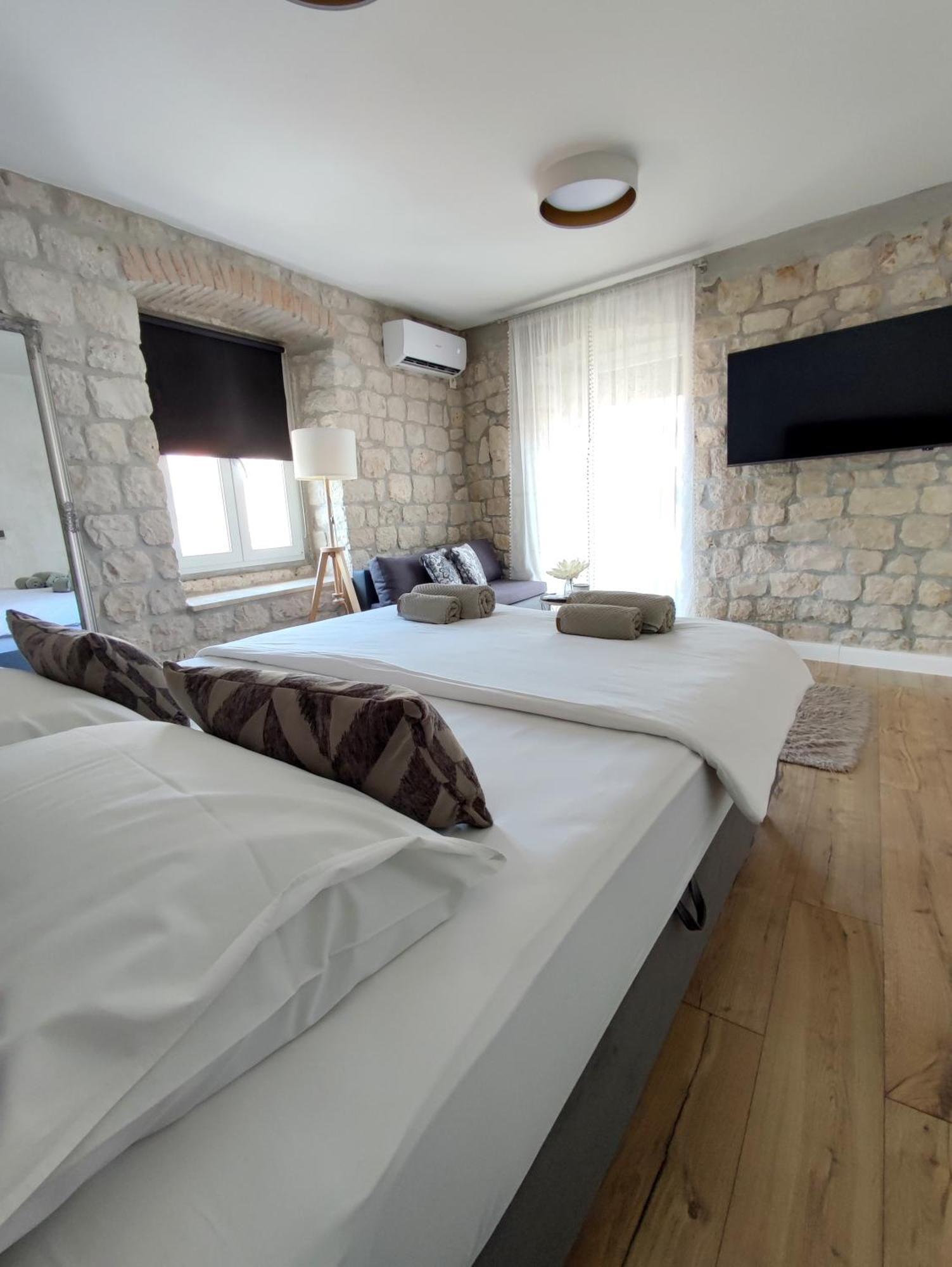 Guest House Exalto Trogir Exterior photo